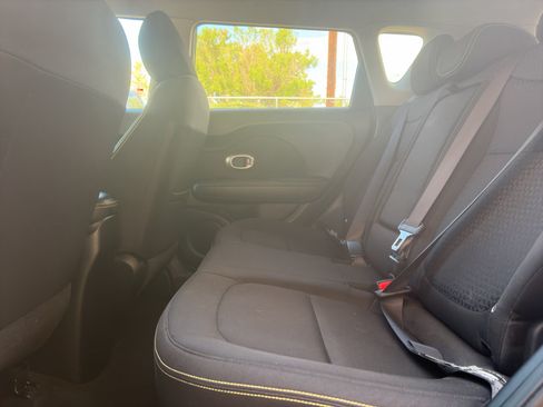 Used 2014 Kia Soul + FWD image 20