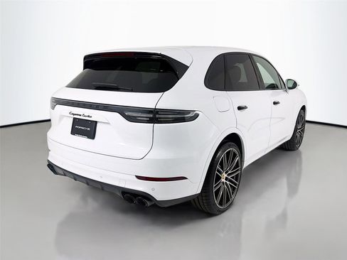 Used 2022 Porsche Cayenne Turbo AWD/4WD image 26