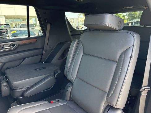 Used 2025 GMC Yukon Denali AWD/4WD image 10
