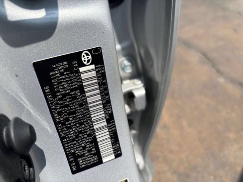 Used 2025 Toyota Corolla LE FWD image 19