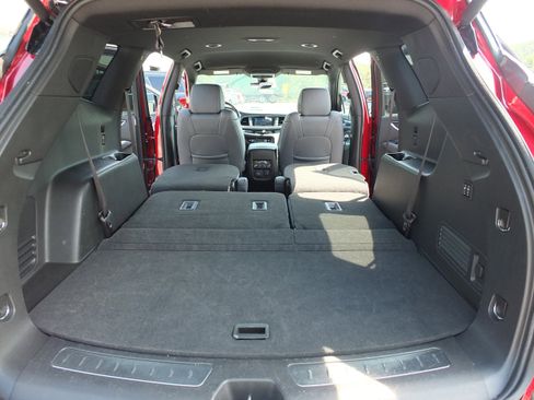 Used 2024 Buick Enclave Premium image 16