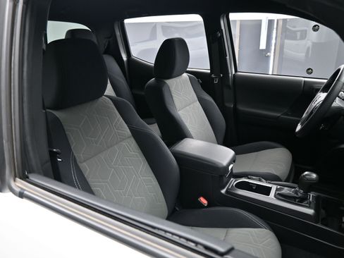 Certified 2021 Toyota Tacoma TRD Off-Road w/ Technology Package image 22