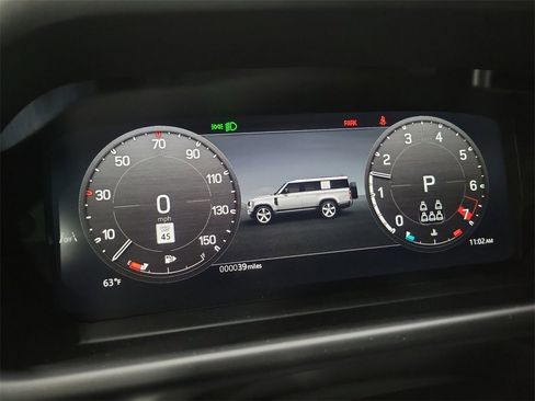 New 2025 Land Rover Defender 130 X-Dynamic SE image 17