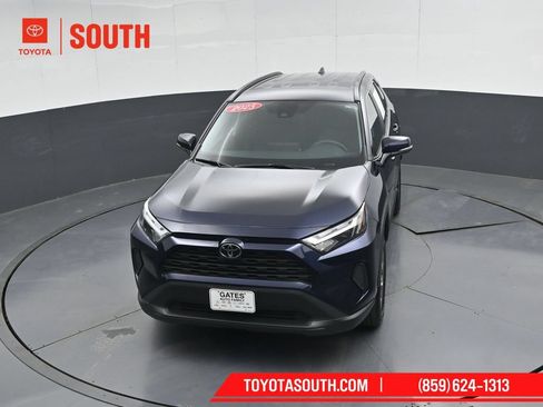 Used 2025 Toyota RAV4 XLE AWD/4WD image 46