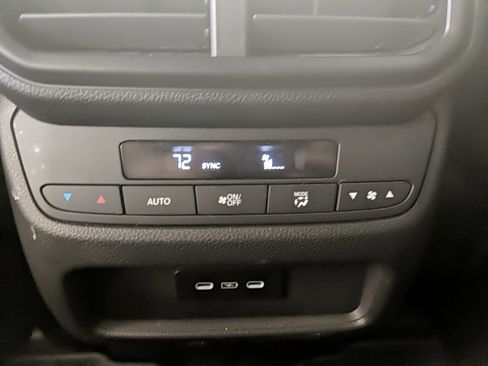 Used 2024 Honda Pilot EX-L image 14