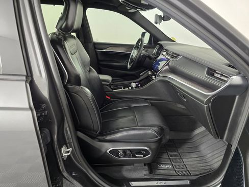 Used 2021 Jeep Grand Cherokee L Overland w/ Luxury Tech Group IV image 50