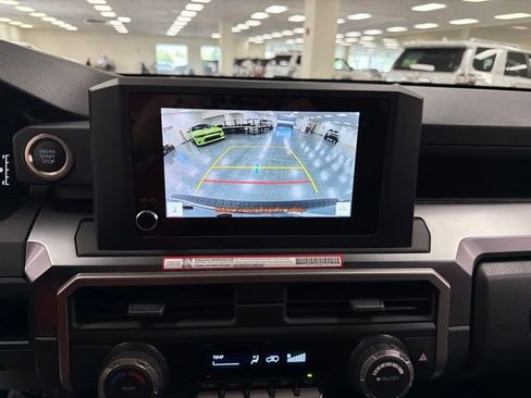 Certified 2025 Toyota 4Runner SR5 AWD/4WD image 18