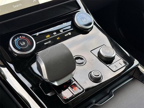 Used 2023 Land Rover Range Rover Sport SE image 25