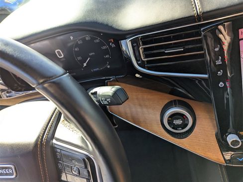 Used 2022 Jeep Grand Wagoneer Series III image 24