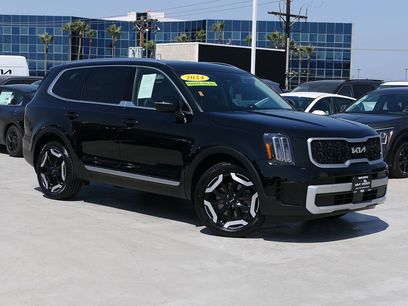 Used 2024 Kia Telluride EX w/ EX Captain's Chair Package