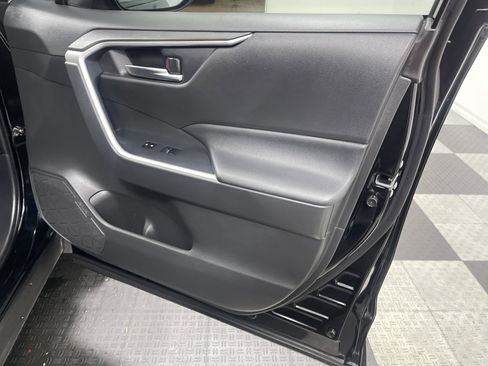 Used 2021 Toyota RAV4 XLE image 25