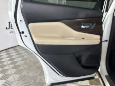 Used 2023 Nissan Murano Platinum w/ Cargo Package FWD image 23