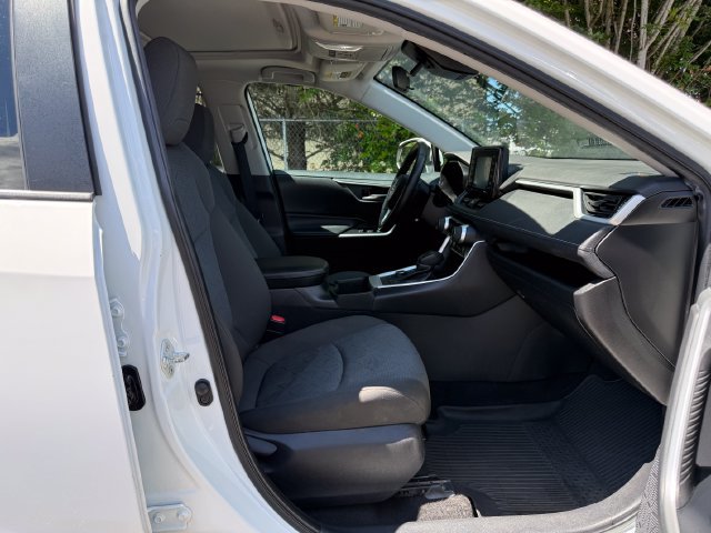 Used 2022 Toyota RAV4 XLE w/ Convenience Package AWD/4WD image 9
