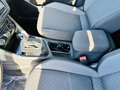 Used 2019 Volkswagen Tiguan S image 16