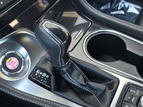 Used 2022 Nissan Maxima SV w/ Floor Mat Group FWD image 24