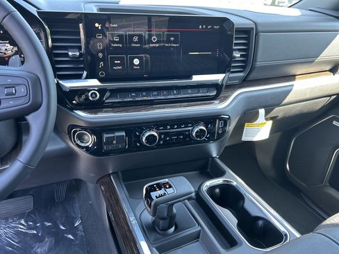 New 2026 GMC Sierra 1500 Elevation w/ Preferred Package AWD/4WD image 15