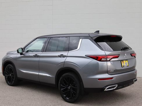 Used 2023 Mitsubishi Outlander SEL Black Edition AWD/4WD image 2