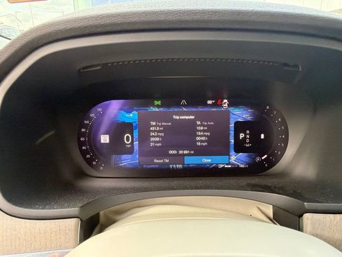 Used 2023 Volvo S90 B6 Plus AWD/4WD image 6