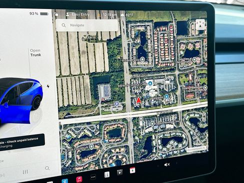 Used 2023 Tesla Model Y Performance image 14