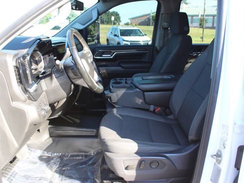 Used 2024 Chevrolet Silverado 2500 LT w/ Convenience Package AWD/4WD image 11