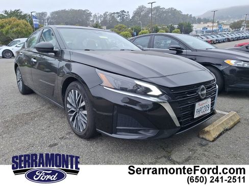 Used 2024 Nissan Altima 2.5 SV FWD image 1