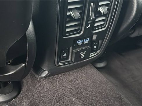 Used 2018 Jeep Grand Cherokee Summit image 23