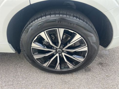 Certified 2023 Volvo XC60 B5 Plus w/ Climate Package image 14
