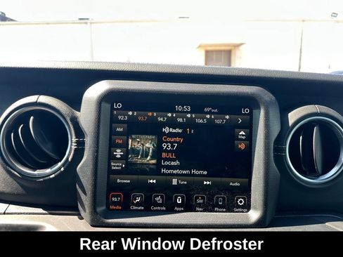 Used 2023 Jeep Wrangler Unlimited Sahara w/ Cold Weather Group AWD/4WD image 17