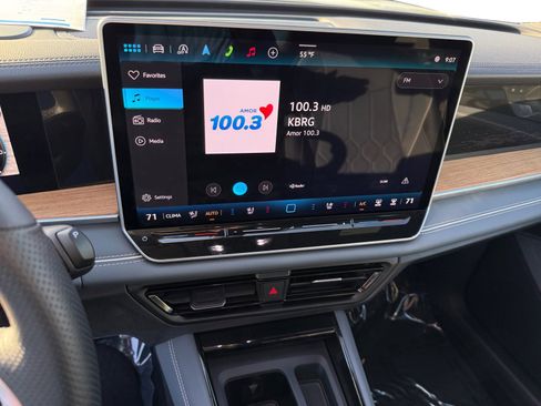 Certified 2025 Volkswagen Tiguan SEL R-Line image 12