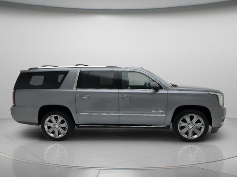 Used 2018 GMC Yukon XL Denali w/ Open Road Package AWD/4WD image 3