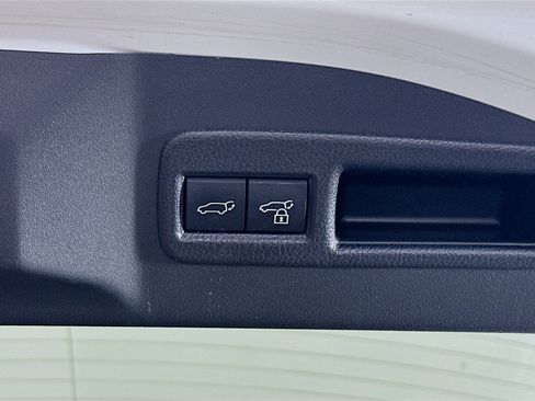 Used 2025 Toyota bZ4X FWD image 32