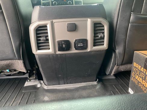 Used 2019 Ford F250 Lariat w/ Lariat Ultimate Package image 31