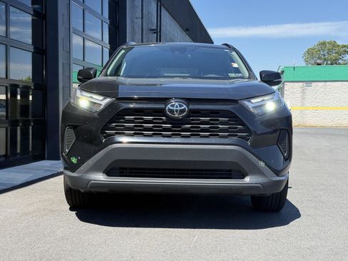 Used 2024 Toyota RAV4 XLE FWD image 4