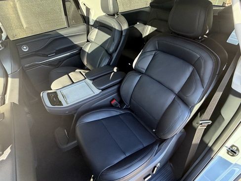 New 2025 Lincoln Navigator Reserve image 25