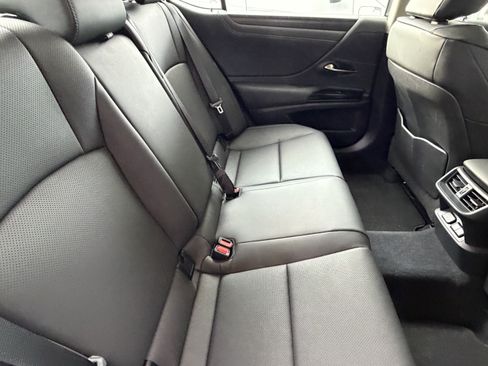 Used 2025 Lexus ES 350 w/ Premium Package FWD image 40