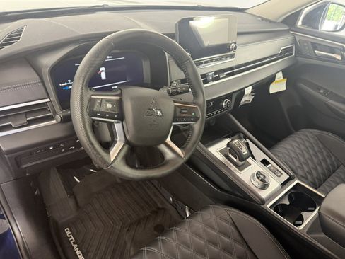 Used 2025 Mitsubishi Outlander SEL AWD/4WD image 18
