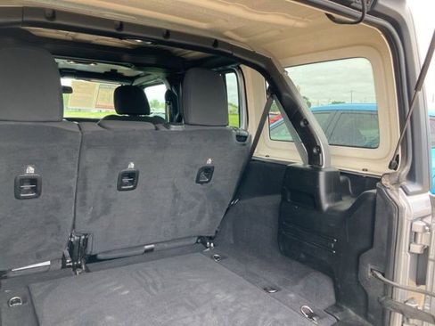Used 2020 Jeep Wrangler Unlimited Sahara AWD/4WD image 24