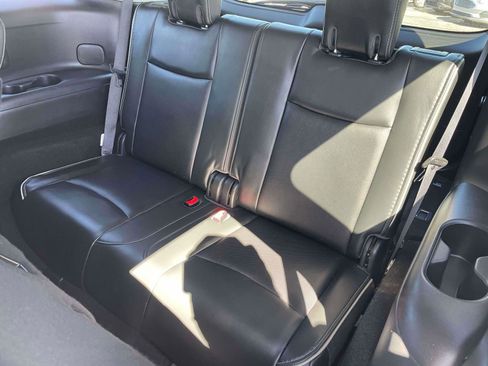 Used 2019 INFINITI QX60 Luxe w/ Essential Package FWD image 7