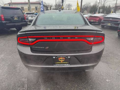 Used 2019 Dodge Charger SXT image 5