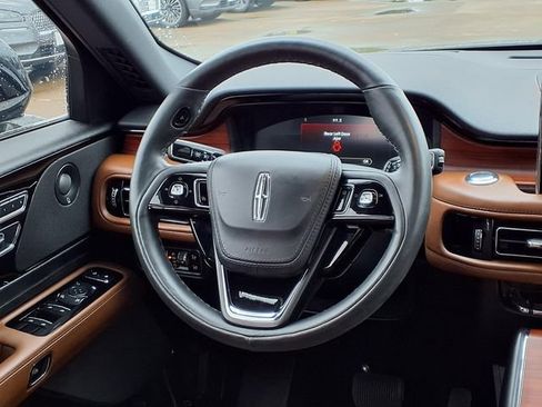 Certified 2023 Lincoln Aviator Reserve w/ Equipment Group 201A AWD/4WD image 8