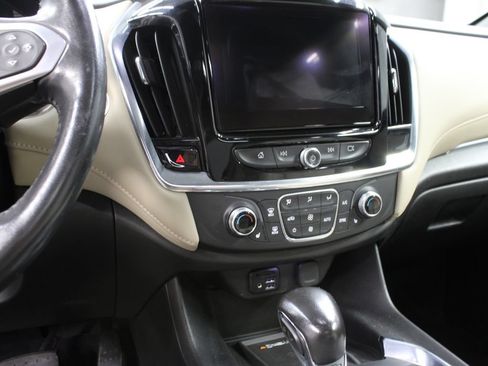 Used 2022 Chevrolet Traverse LT w/ LT Premium Package AWD/4WD image 55