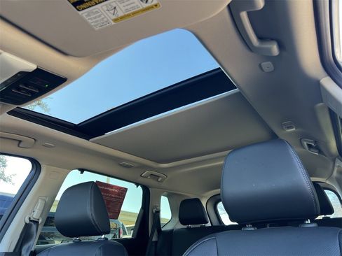 Certified 2025 Nissan Rogue Platinum w/ Tech Package image 25