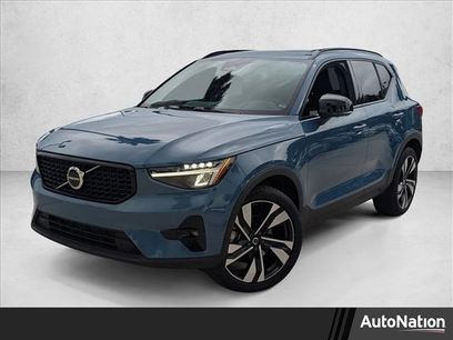 Used 2023 Volvo XC40 B4 Plus w/ Protection Package Premier