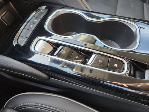 Used 2023 Buick Envision Essence FWD image 33