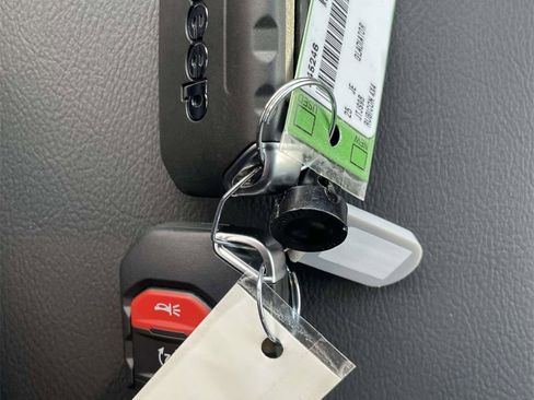 New 2025 Jeep Gladiator Rubicon image 34