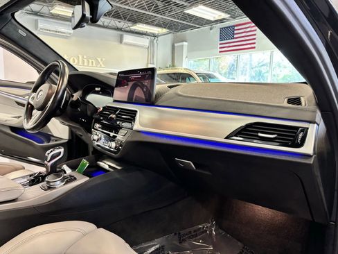 Used 2023 BMW M5 image 26