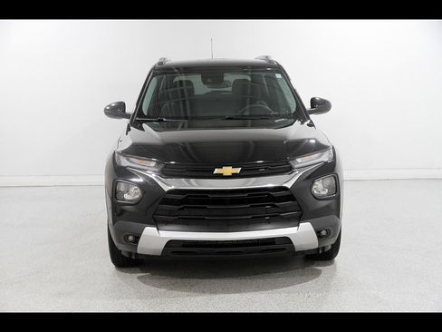 Used 2023 Chevrolet TrailBlazer LT w/ Convenience Package AWD/4WD image 2