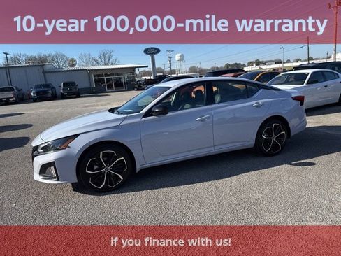 Used 2025 Nissan Altima 2.5 SR image 2