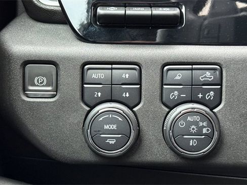 Used 2024 Chevrolet Silverado 1500 LTZ image 44