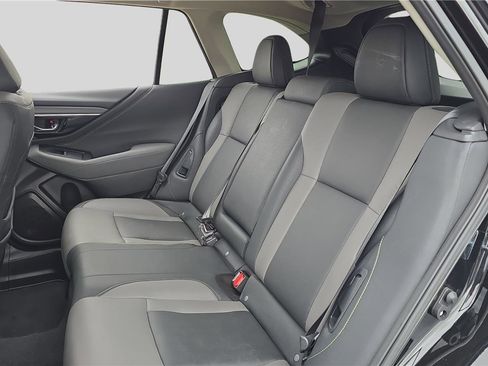 Used 2025 Subaru Outback Onyx Edition AWD/4WD image 18